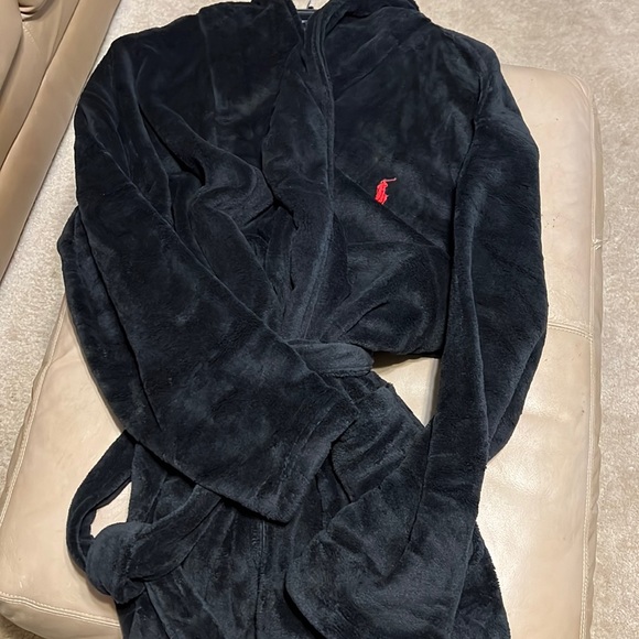 🎁🎄NWT Polo Ralph Lauren men’s unisex plush black robe Small can fit medium🎁 - Picture 3 of 6